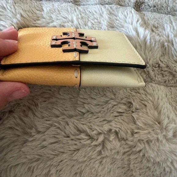 Tory Burch Two Tone Leather Card Wallet with Logo - Picture 3 of 5